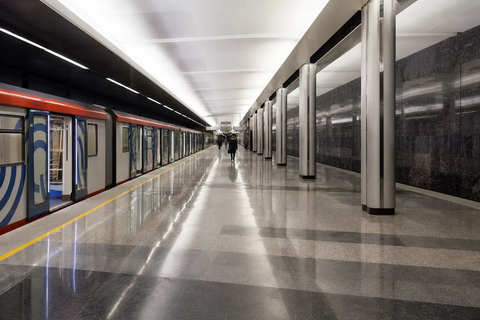 Aminyevskaya Metro Station: Big Circle Stop with Rail Interchange