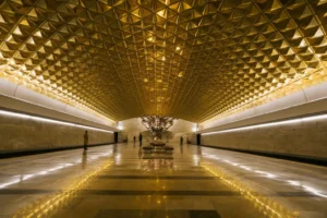 Aviamotornaya Metro Station: Golden Ceiling, Icarus and Transfers