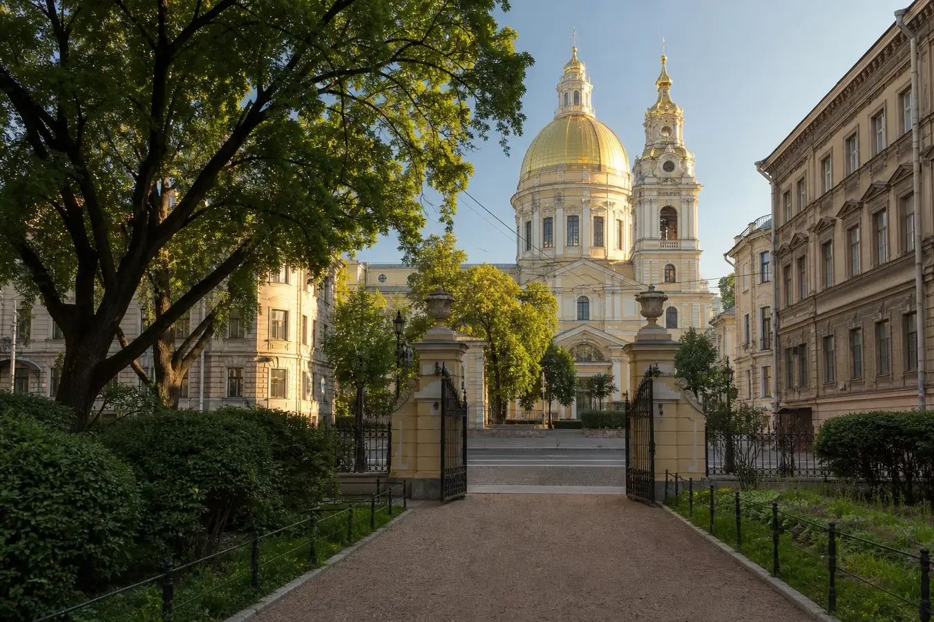 Basmanny: Chistye Prudy, Old Churches and the German Quarter