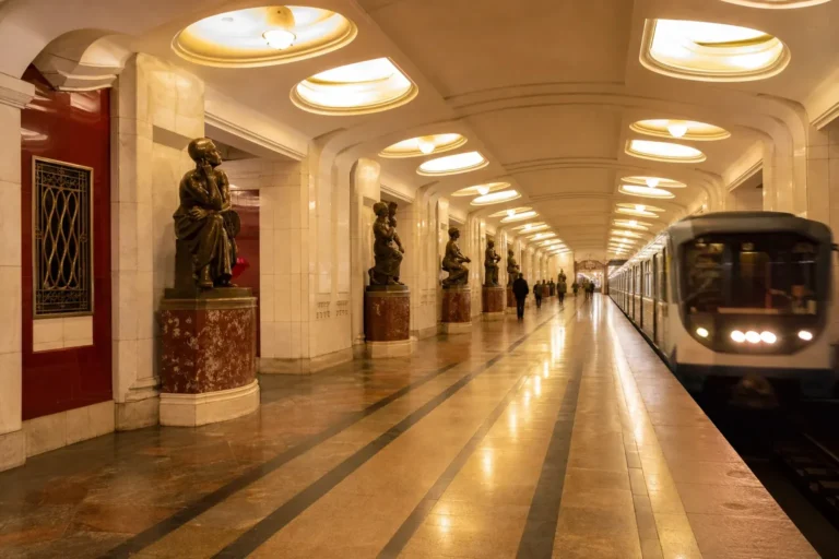 Bauman: Baumanskaya Metro, Bauman Garden and the German Quarter