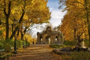 Bauman Garden Moscow: Belvedere Grotto, Basilisk Fountain and Hours