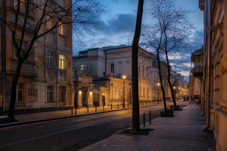 Central Hostel Red Square: Old Listings, Location and What to Check