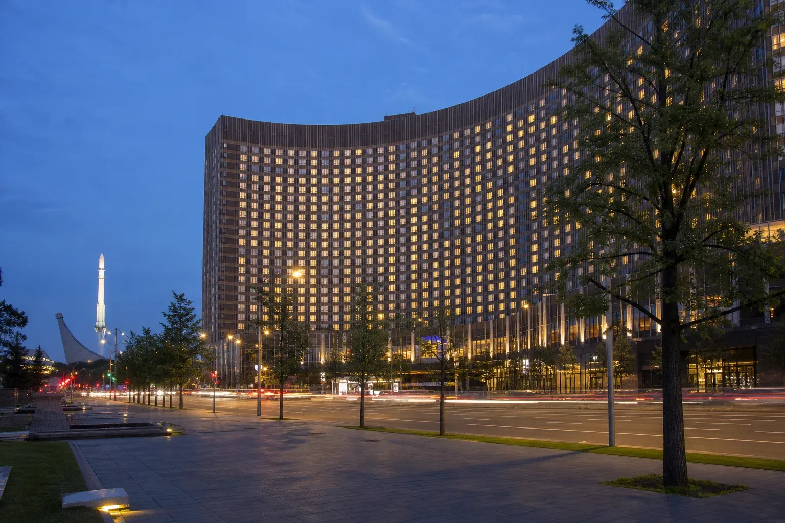Cosmos Hotel Moscow: Olympic-Era Giant Opposite VDNKh