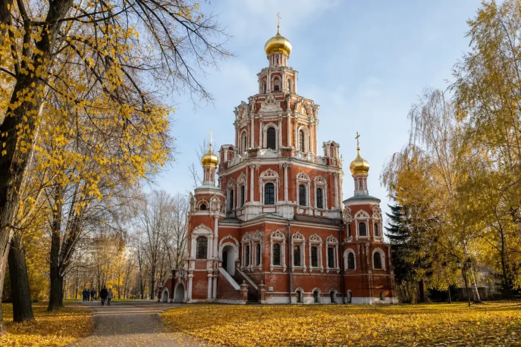 Fili: Naryshkin Baroque Church and the 1812 Council Site