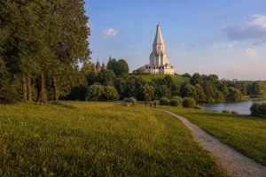 Kolomenskoye: UNESCO Ascension Church, Wooden Palace and Park