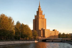Kotelnicheskaya Embankment: Stalin Skyscraper and the Yauza Mouth