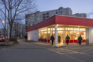 Krasnoe & Beloe: Discount Convenience Chain, Hours and Payment
