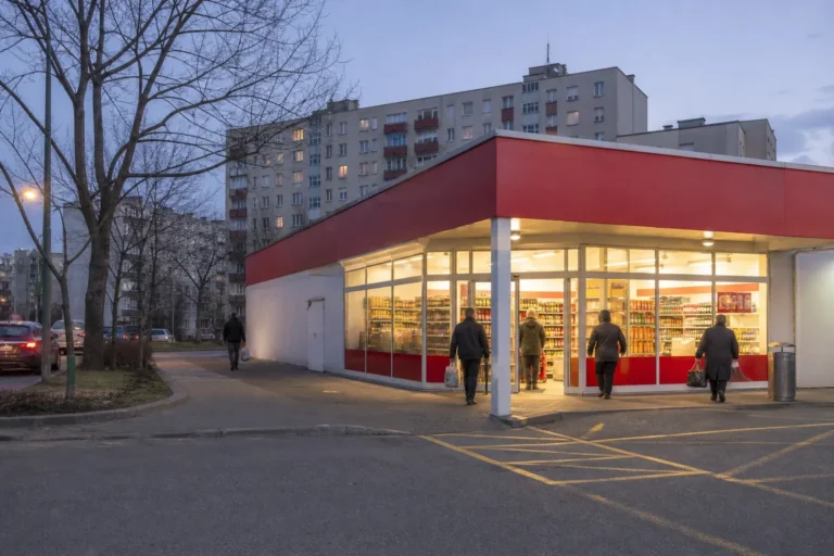 Krasnoe & Beloe: Discount Convenience Chain, Hours and Payment