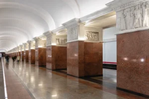 Krasnopresnenskaya Metro Station: 1905 Reliefs and Red Granite
