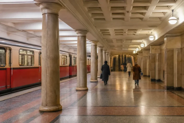 Krasnoselskaya Metro Station: Original 1935 Stop on the Red Line