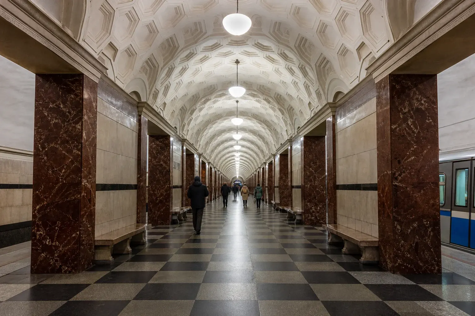 Krasnye Vorota Metro Station: Fomin’s Hall and Shell Pavilion