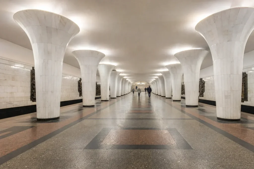 Kropotkinskaya Metro Station: Palace of Soviets Gateway and History
