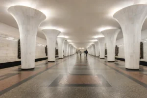 Kropotkinskaya Metro Station: Palace of Soviets Gateway and History