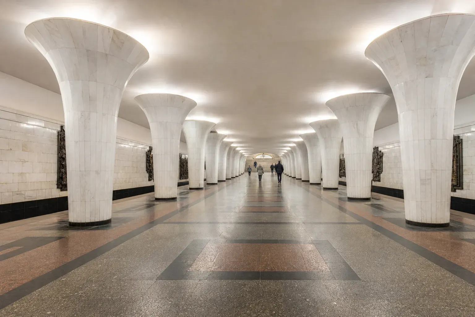 Kropotkinskaya Metro Station: Palace of Soviets Gateway and History