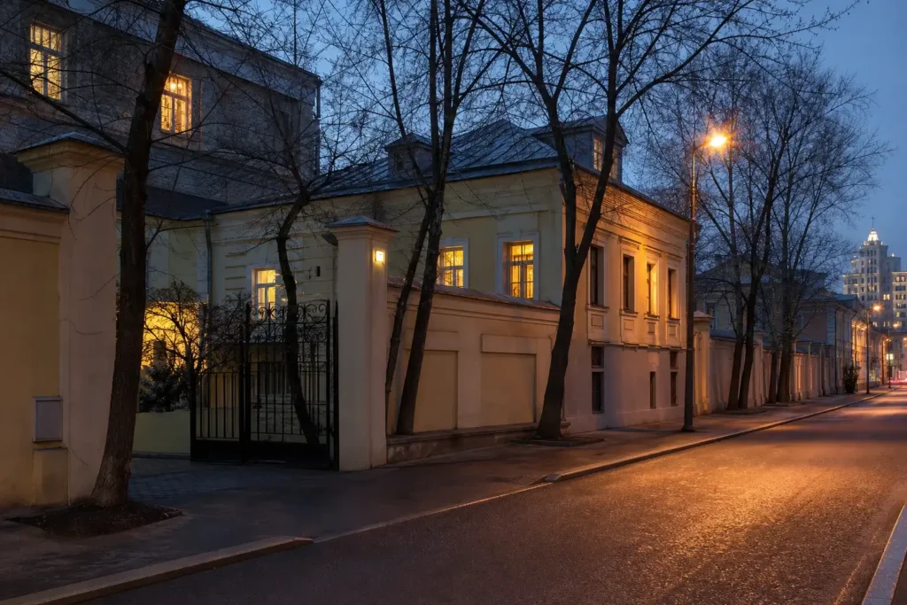 Library Hostel Moscow: Conflicting Listings and What to Check