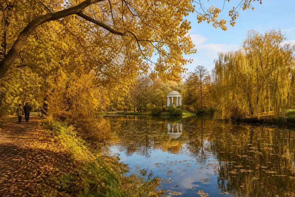 Neskuchny Garden Moscow: Free Entry, Orlov Summer House and Ponds
