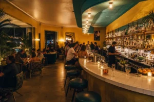 Noor Bar: Cocktails on Tverskaya Street, Hours and Tips