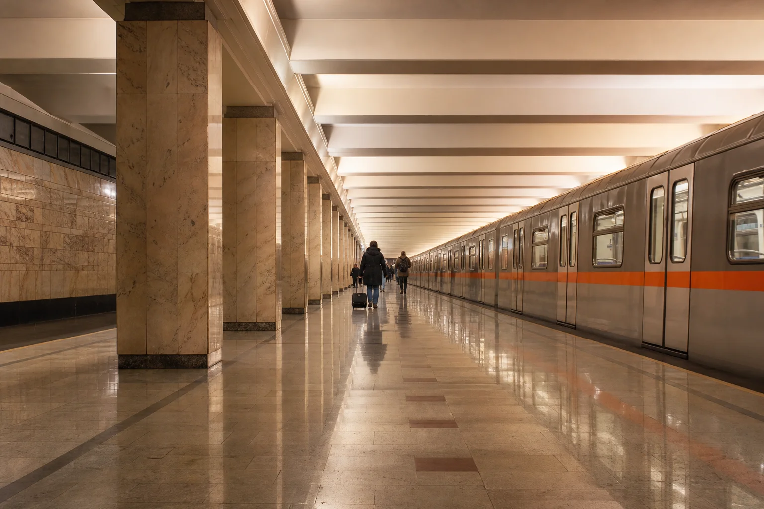 Rizhskaya Metro Station: Latvian-Designed Deep Stop with Line 11 Link