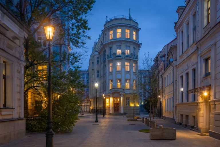 Rus Teatralnaya Hostel: Capsule Beds Near Bolshoi and Red Square