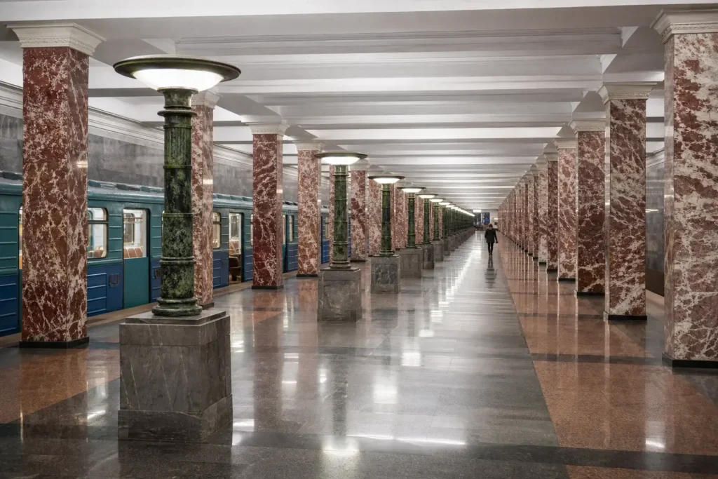 Semyonovskaya Metro Station: 1944 Deep Station with Four Pillar Rows