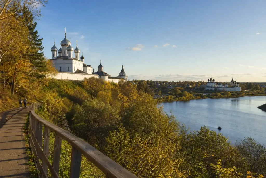 Serpukhov Day Trip from Moscow: Monasteries, Museum and Train