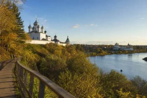 Serpukhov Day Trip from Moscow: Monasteries, Museum and Train