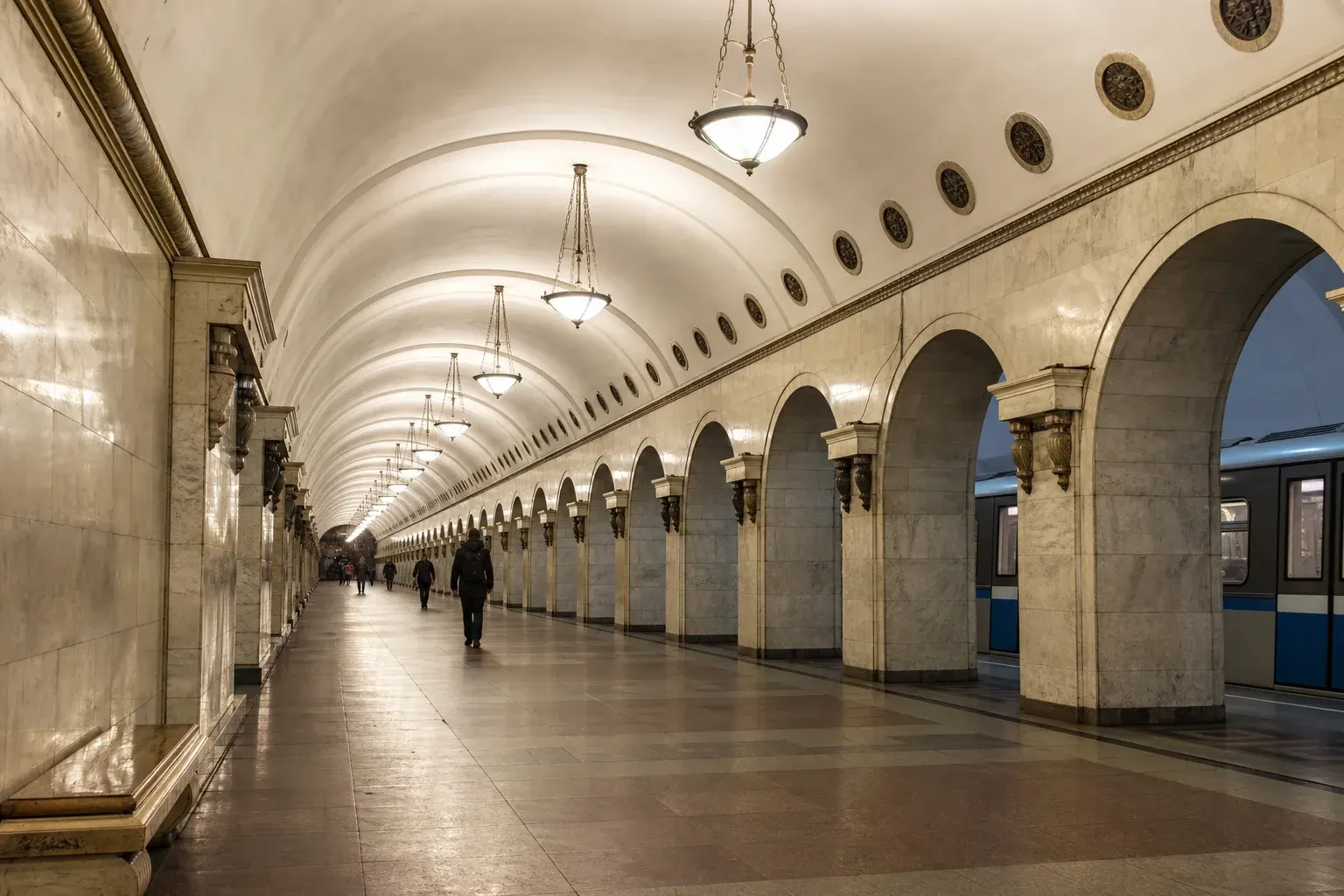 Teatralnaya Metro Station: Porcelain Medallions and Transfers