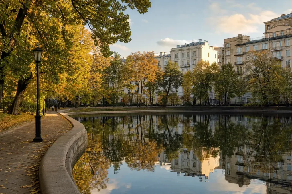Bulgakov's Moscow: From Patriarch's Ponds to Theatre Square