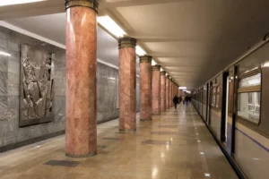 Ulitsa 1905 Goda Metro Station: Centipede Design, Rotunda Entrance